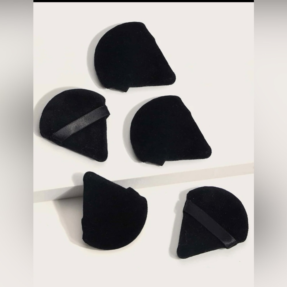 NEW 5 PIECE MAKE UP PUFFER